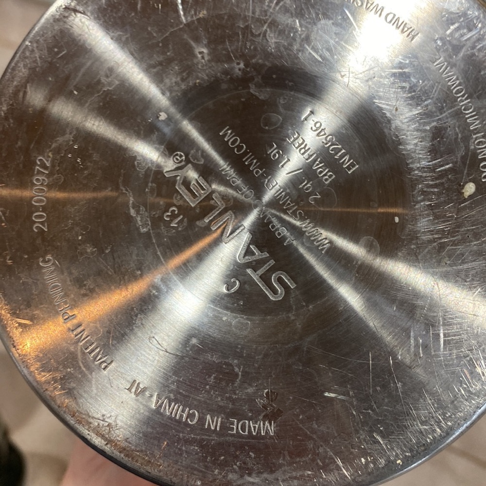 2 quart Stanley - Picture 2 of 4